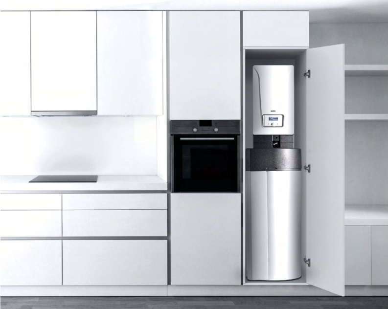 Diseño compacto para instalación en cocina Uno de sus mayores diferenciales es su diseño, pensado para integrarse en la vivienda sin comprometer espacio. Gracias a sus dimensiones optimizadas, puede instalarse dentro de un armario de cocina estándar de 600x600 mm, algo poco habitual en sistemas de esta potencia.